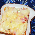 chako106HM's cooksnap of when they made 玉ねぎたっぷりマヨピザトースト.