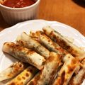 tocoletti's cooksnap of when they made 餃子の皮で大葉チーズ巻き.