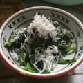 クックNCEH2G☆'s cooksnap of when they made 春菊大量消費＊春菊の塩炒めしらすのっけ.