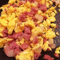 まきろんカフェ's cooksnap of when they made コンビーフハッシュと玉子のそぼろ.