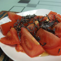 naru09上海's cooksnap of when they made 塩昆布とトマトのごま油和え.