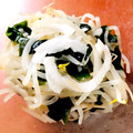 azbjbn's cooksnap of when they made 簡単もう一品！新玉ねぎともやしのナムル.