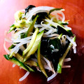 azbjbn's cooksnap of when they made もやしときゅうりとワカメのポン酢和え.