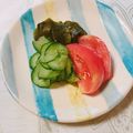 yesmama's cooksnap of when they made 簡単キュウリワカメトマトの酢の物♪.