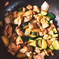 いずみょん's cooksnap of when they made 簡単♪鶏もも肉とズッキーニのカレー炒め.