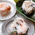 まこさんど's cooksnap of when they made 鮭と塩こんぶと青さのりのおにぎり.