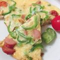 なりみぃ☆'s cooksnap of when they made ウインナーとピーマンのチーズオムレツ.