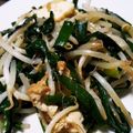 merry24's cooksnap of when they made もやし ニラ油揚げ炒め.