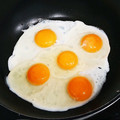 こともみ's cooksnap of when they made ５人分の目玉焼き.