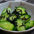 sweetc's cooksnap of when they made *簡単1品*きゅうりの塩こんぶ和え.