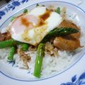 しゅんぺいのママ's cooksnap of when they made アスパラガスと卵のご飯♪レモンソースで.