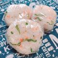 928るびすけ☆☆'s cooksnap of when they made 我が家のおにぎり〜シャケ、しそ、ゴマ〜.