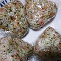 もものkitchen's cooksnap of when they made 簡単！悪魔のおにぎり☆お好み焼き味.