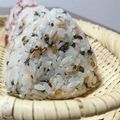 ダイナマイト漆黒's cooksnap of when they made しその実おかかおにぎり.