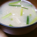 ﾋﾟﾛﾐ♡'s cooksnap of when they made えのきと玉ねぎのお味噌汁.
