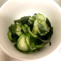 ムーちゃみ☆'s cooksnap of when they made きゅうりとわかめの酢の物.