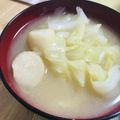 ＊ｎｏａ＊”'s cooksnap of when they made キャベツと玉ねぎの味噌汁.