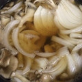 アピナス's cooksnap of when they made まいたけと玉ねぎのみそ汁.
