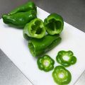 ☆ありか358☆'s cooksnap of when they made 種がばらつかないピーマンの切り方.