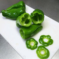 ☆ありか358☆'s cooksnap of when they made 種がばらつかないピーマンの切り方.