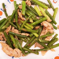 aochaaan's cooksnap of when they made ニンニクの芽と豚肉のオイスターソース炒め.