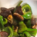 やーしー's cooksnap of when they made ピーマンと椎茸のバター炒め.