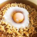 いっけっけ☆☆'s cooksnap of when they made 半熟卵のチキンラーメン.