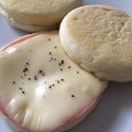 amileamila's cooksnap of when they made とろりハムチーズのイングリッシュマフィン.