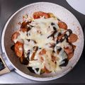 アクセル☆'s cooksnap of when they made なすとウィンナーのケチャ炒チーズまみれ♪.