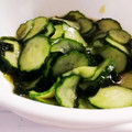 ハニイとムサシ's cooksnap of when they made きゅうりとわかめの酢の物.