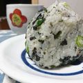ダイナマイト漆黒's cooksnap of when they made ちりめんじゃこ・韓国海苔・ごまのおにぎり.