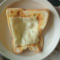 クックUL8OCM☆'s cooksnap of when they made ピーナッツ＊マーマレード＊チーズトースト.