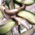 ひまりんご☆'s cooksnap of when they made 夏にさっぱり♪きゅうりとキノコの炒め物.