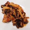 acchiあちこ's cooksnap of when they made カジキとしめじのしょうが焼き.