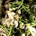 blue443。's cooksnap of when they made 簡単☆豆苗としめじのわかめナムル.