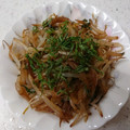 KENERISA's cooksnap of when they made 40円で旨い！もやしのしそ炒め.