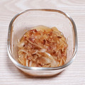 アクセル☆'s cooksnap of when they made 玉ねぎとなめたけのかんたん和え物.