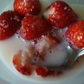 みかん主婦's cooksnap of when they made 子供の頃から。。。いちごミルク♪.