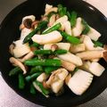 ひととせ305's cooksnap of when they made アスパラとイカの塩麹炒め.