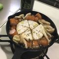 Masak♡'s cooksnap of when they made スキレットで簡単♪カマンベールアヒージョ.