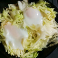 NAOばあさん's cooksnap of when they made わが家の休日の朝♪キャベツ☆目玉焼き☆.