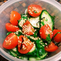 美貴姉's cooksnap of when they made 簡単！トマトと胡瓜の塩昆布和え★夫の料理.