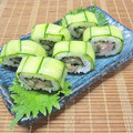 shokenママ's cooksnap of when they made きゅうりの飾り巻き（巻き寿司）.