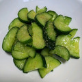 つよまり's cooksnap of when they made こんぶだしの素で浅漬け.
