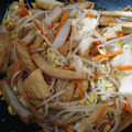 izugame's cooksnap of when they made 簡単副菜♪豆もやし・さつま揚げ炒め.