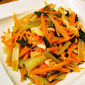 ぽよぽよちぃ's cooksnap of when they made 超簡単！小松菜とニンジンと薄揚げの炒め煮.