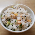 mii☆22's cooksnap of when they made 簡単褒めらレシピ！鮭ときゅうりの混ぜご飯.