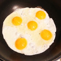 こともみ's cooksnap of when they made ５人分の目玉焼き.