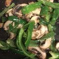 ニャンタコス's cooksnap of when they made 簡単☆ブラウンマッシュルームピーマン炒め.