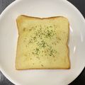 ぱふぃん．'s cooksnap of when they made 超お手軽ガーリックトースト.